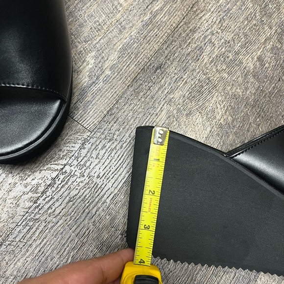 NUO MEI DENG Women's Black Wedge Sandals - Picture 10 of 12